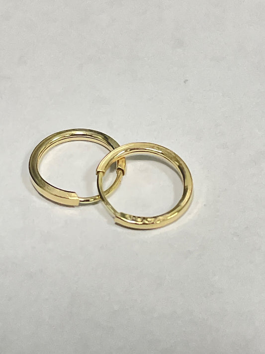 18K Yellow Gold 9mm Flat Curve (square) Earring