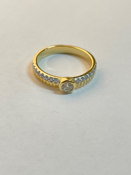 18K Yellow Gold  Engagement Ring with Diamond