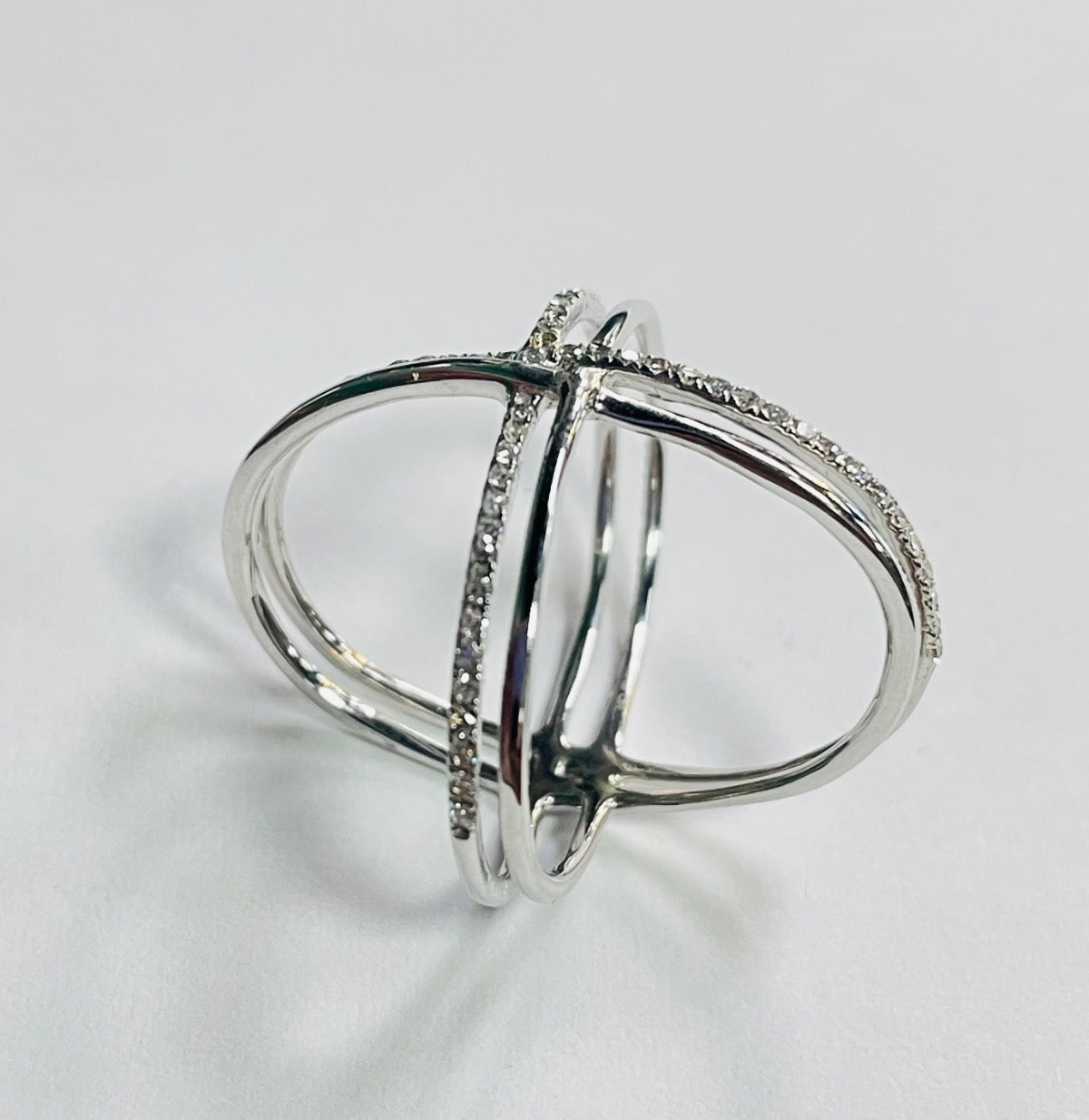 14K White Gold  Ring with Diamond