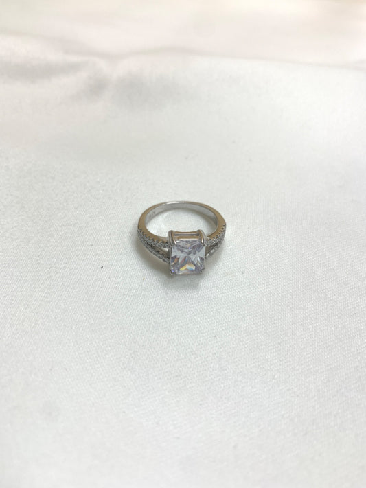 White Silver  Ring with CZ