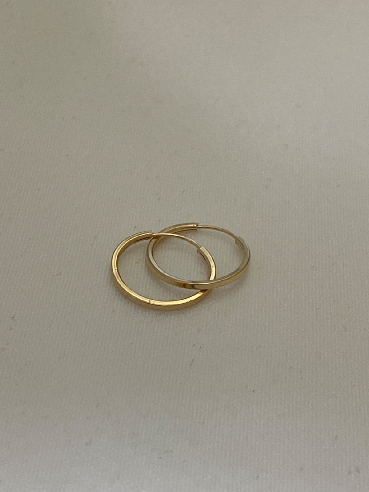 18K Yellow Gold Hoop Earring