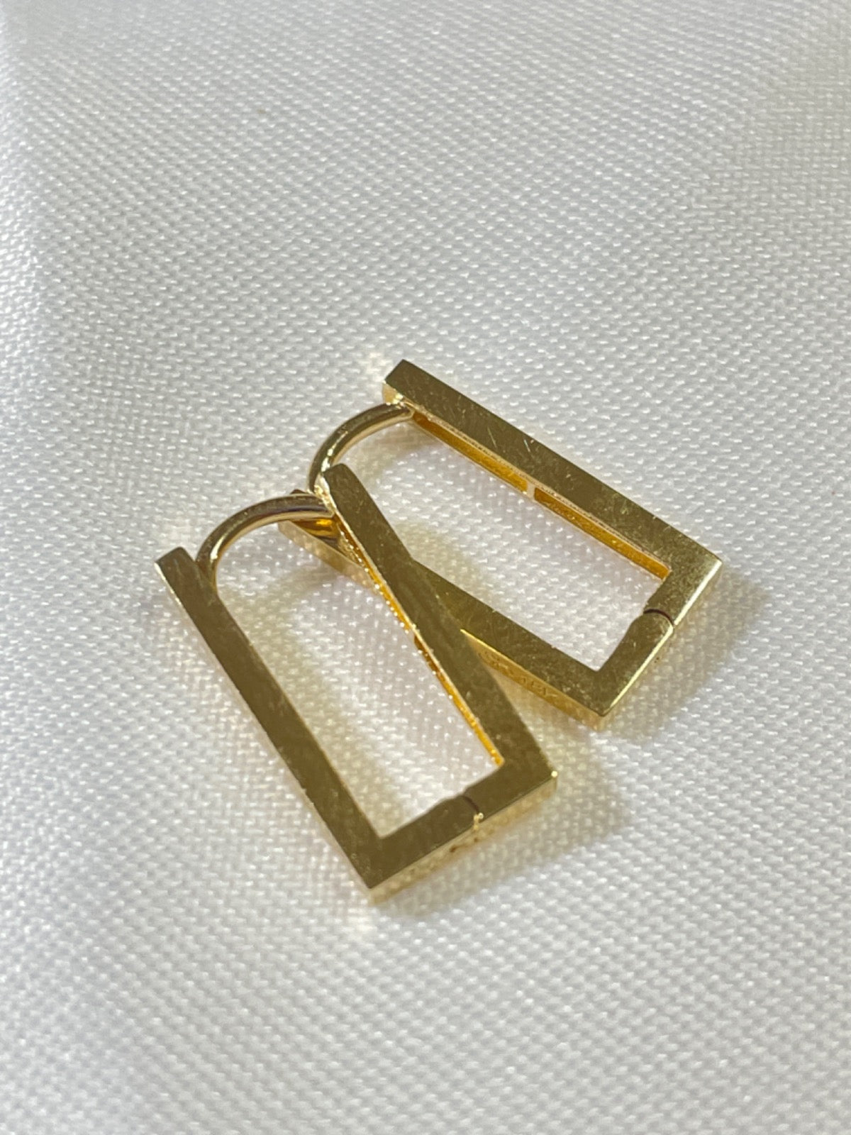 18K Yellow Gold Retangular  Earring