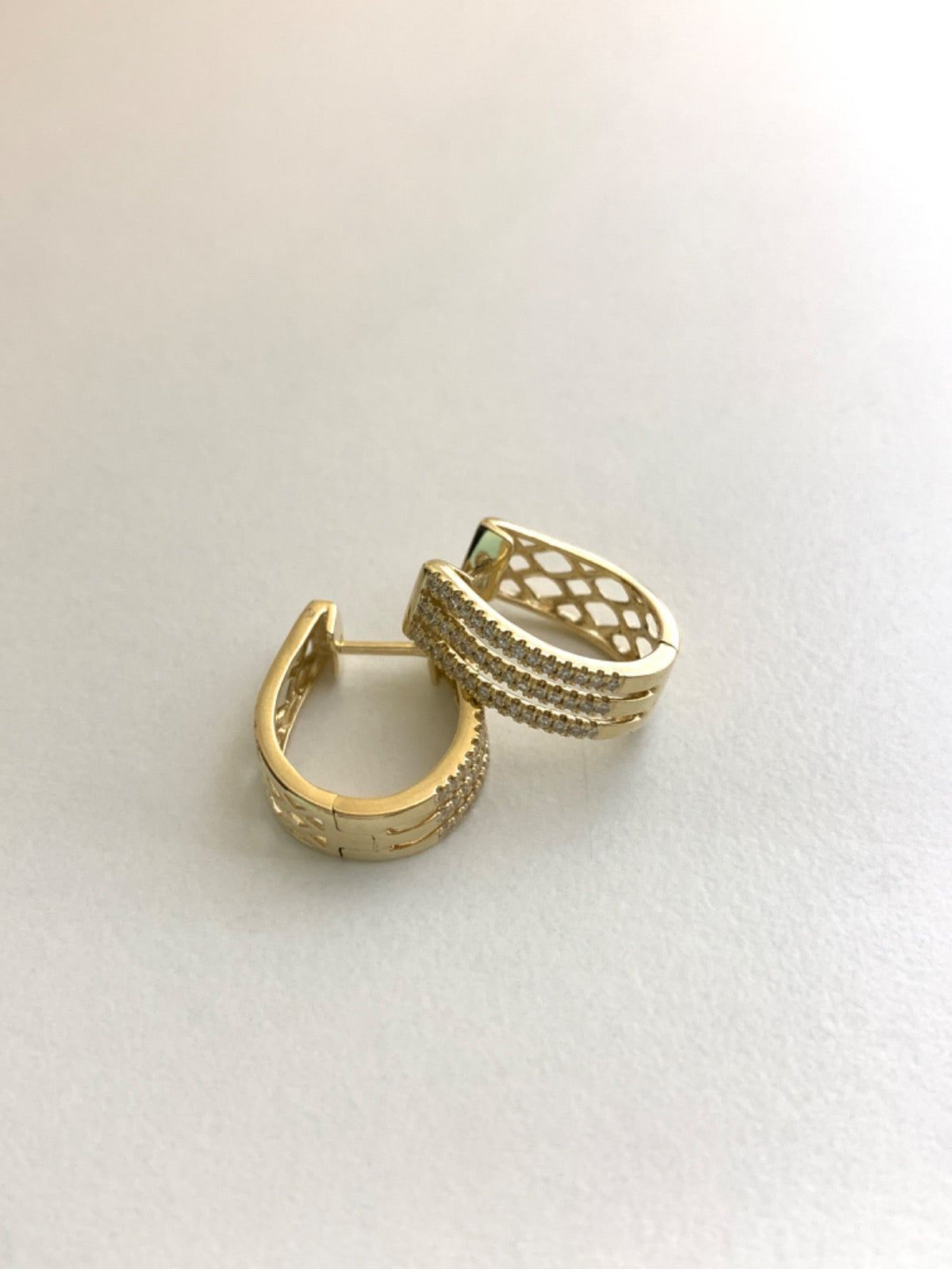 14K Yellow Gold  Earring with Diamond