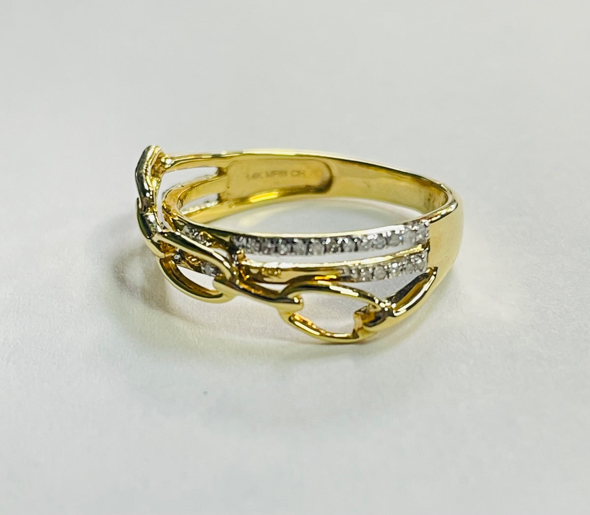 14K Yellow Gold  Ring with Diamond