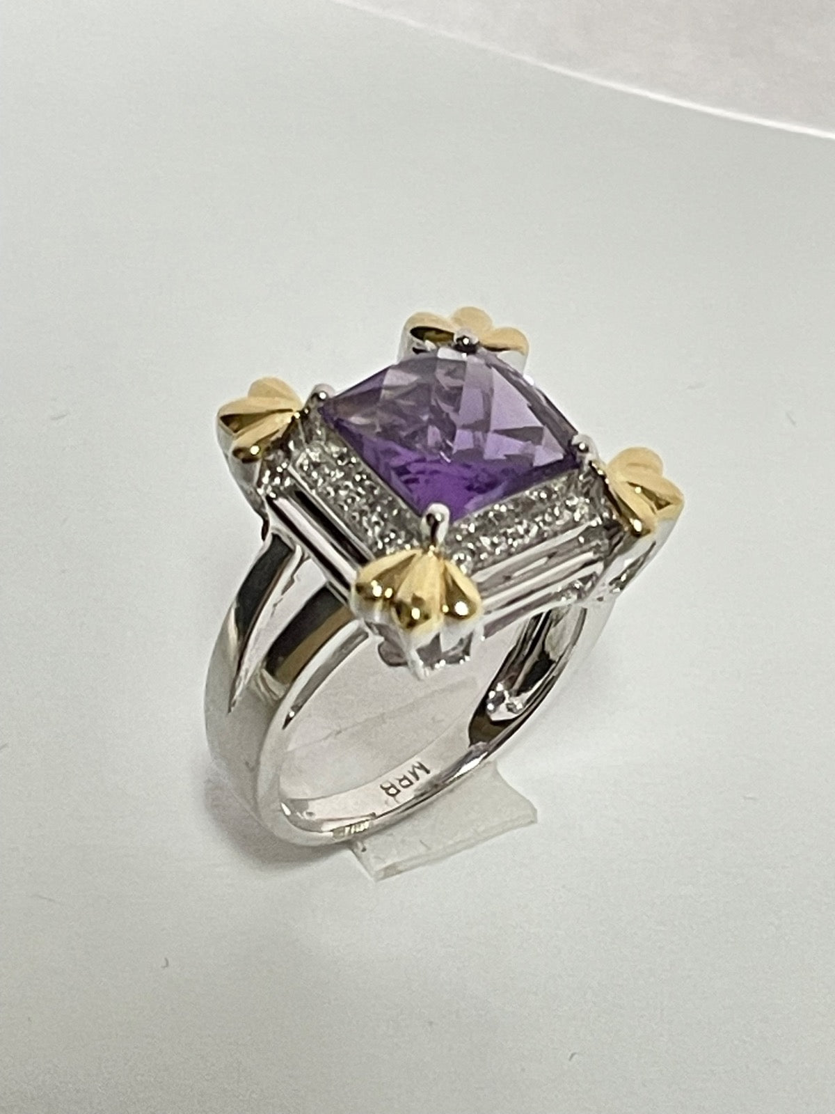 14K White Gold  Ring with Diamond and Amethyst