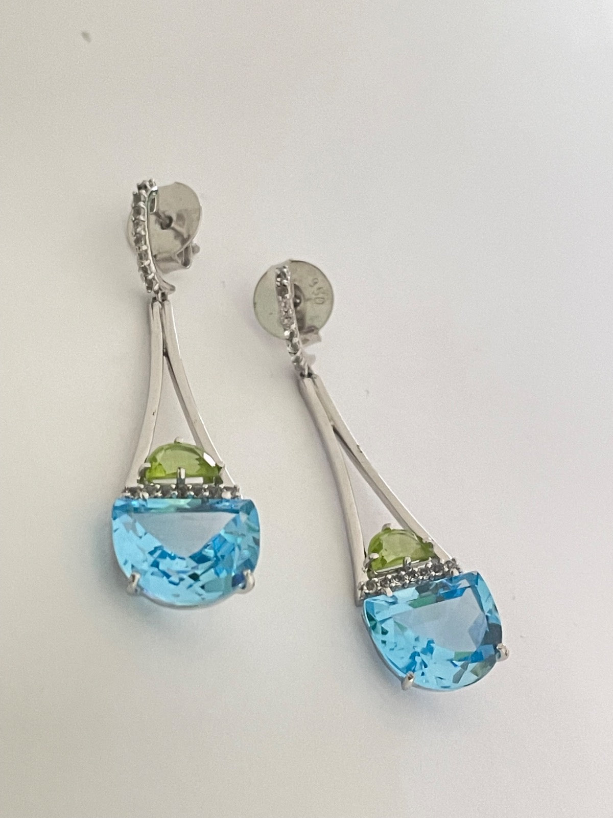 White Silver  Earring with Topaz and Peridot