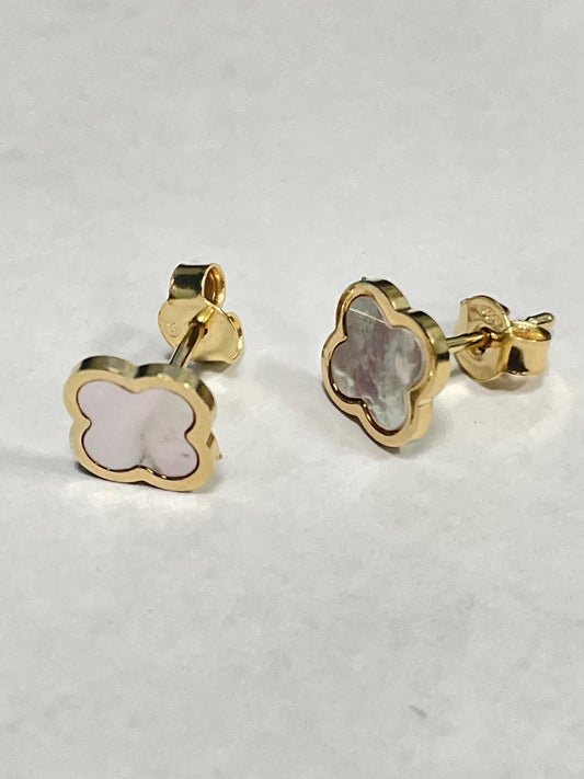 14K Yellow Gold Clover Earring with Pearl