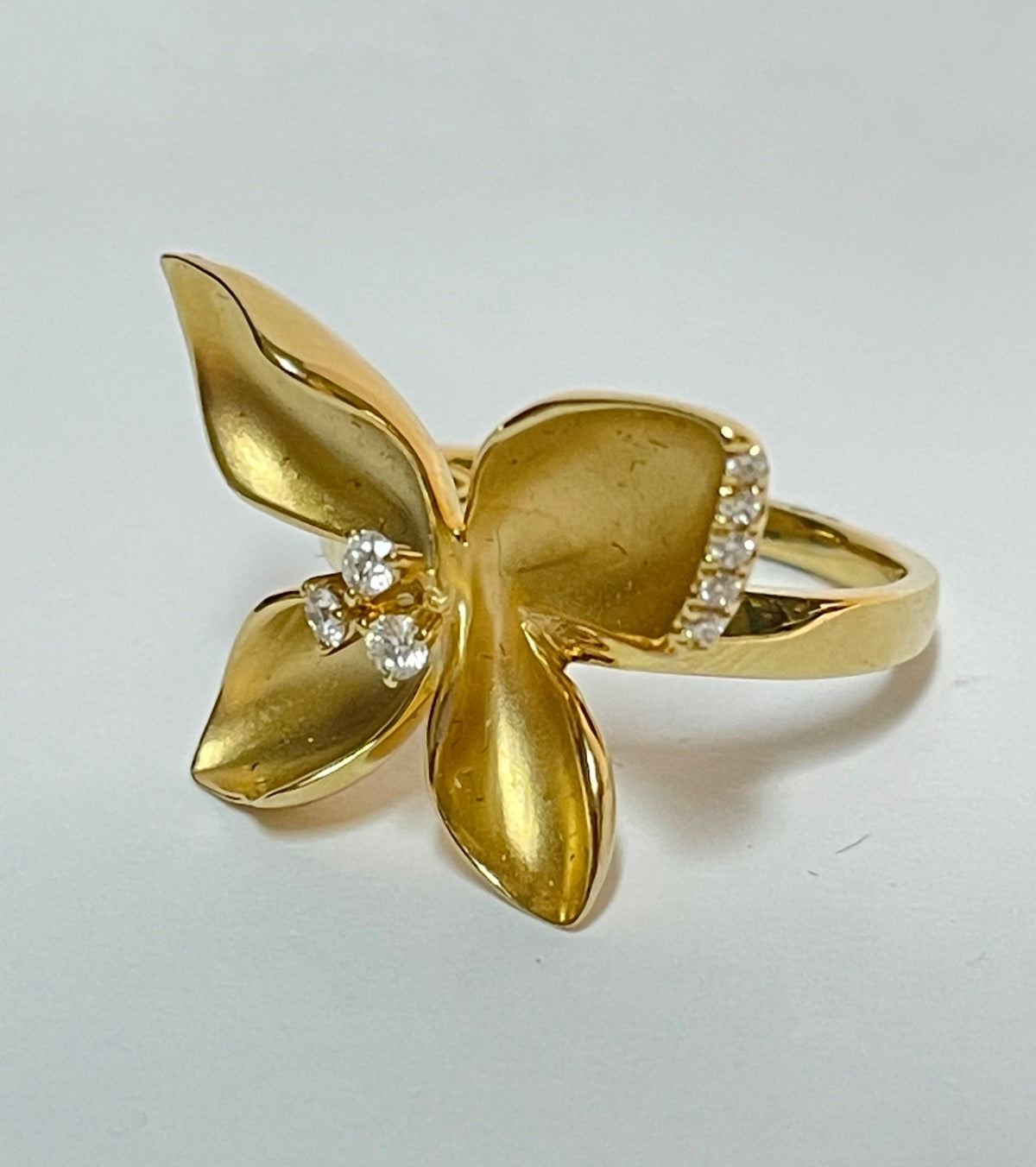 18K Yellow Gold  Ring with Diamond