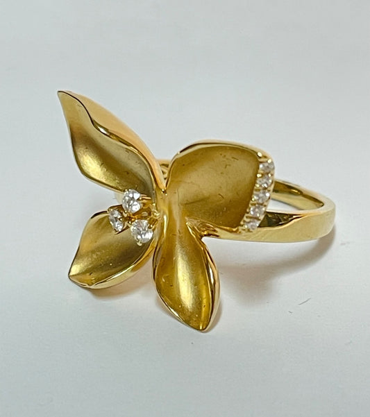 18K Yellow Gold  Ring with Diamond