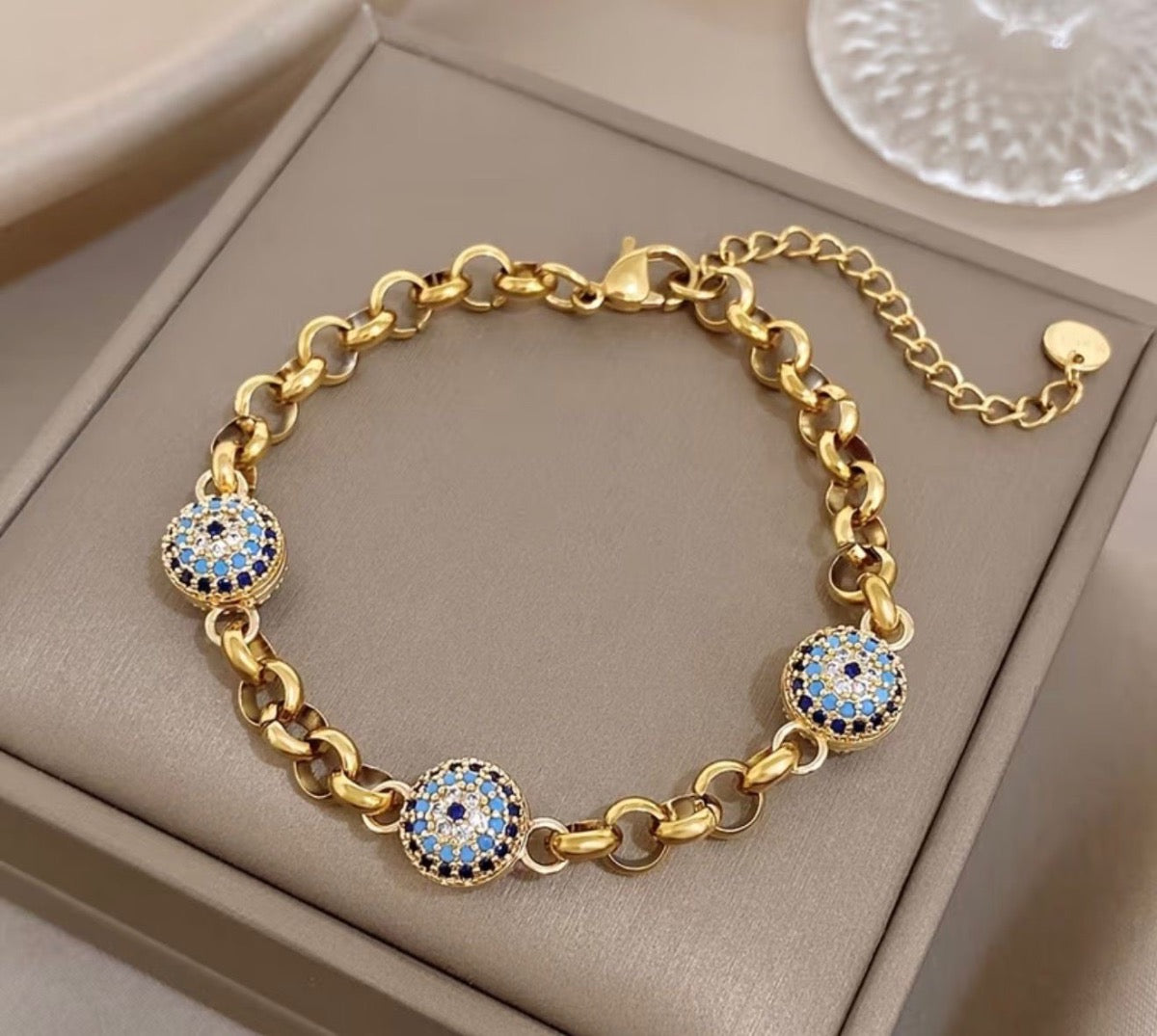 18K Yellow Gold  Bracelet with Diamond