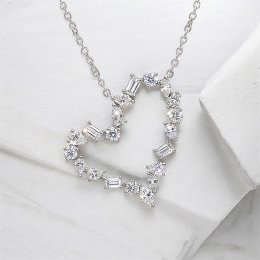 18K White Gold Heart Pendant with Diamond