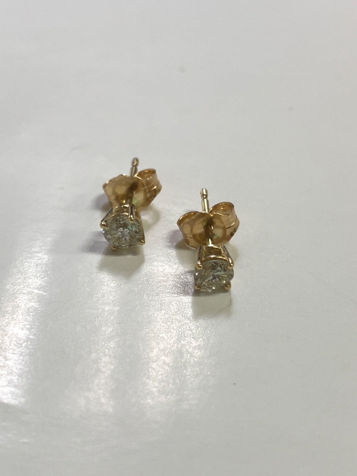 14K Yellow Gold  Earring with Diamond