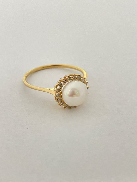 14K Yellow Gold  Ring with Diamond and Pearl
