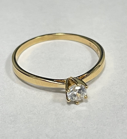 18K Yellow Gold  Engagement Ring with CZ