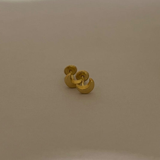 18K Yellow Gold Moon Earring