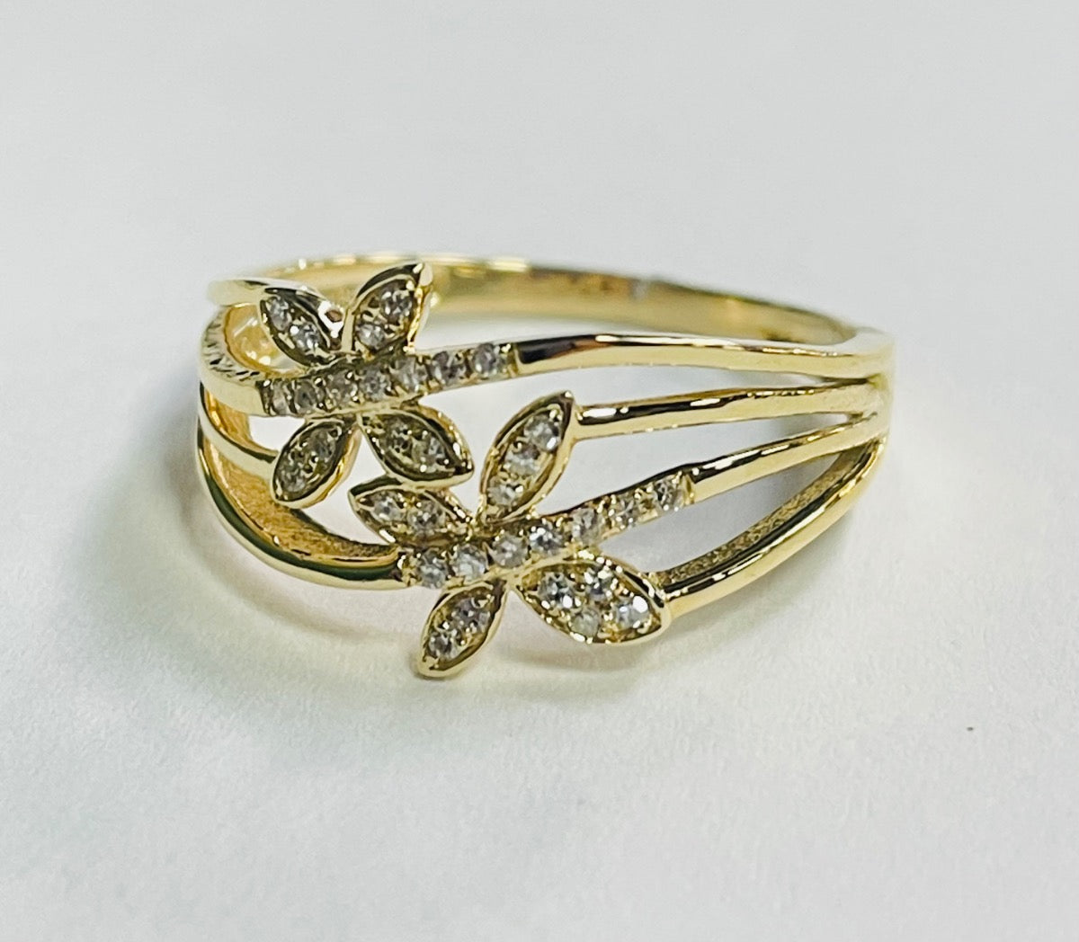 14K Yellow Gold  Ring with Diamond