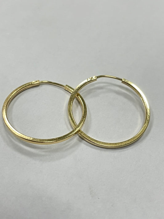 18K Yellow Gold Hoop Earring