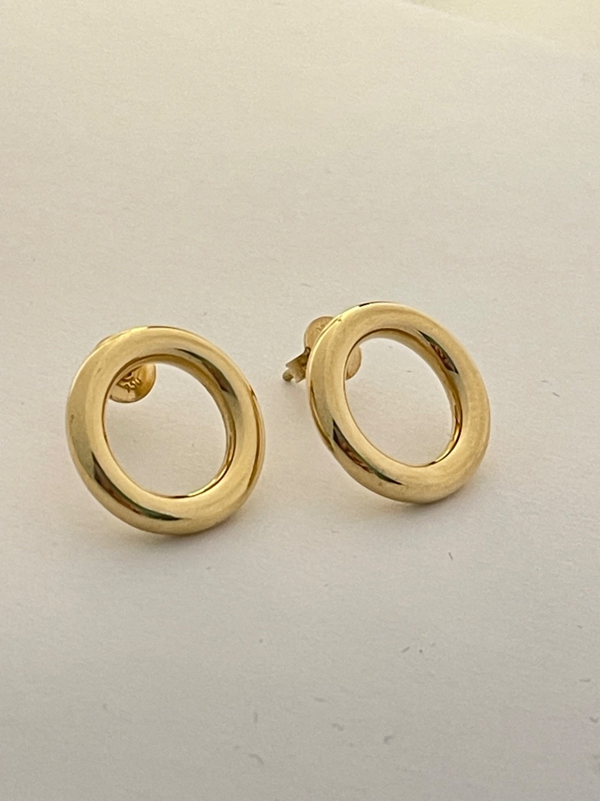18K Yellow Gold Circle Earring