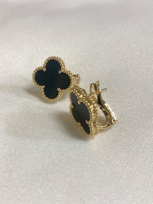 18K Yellow Gold  Earring with Onyx