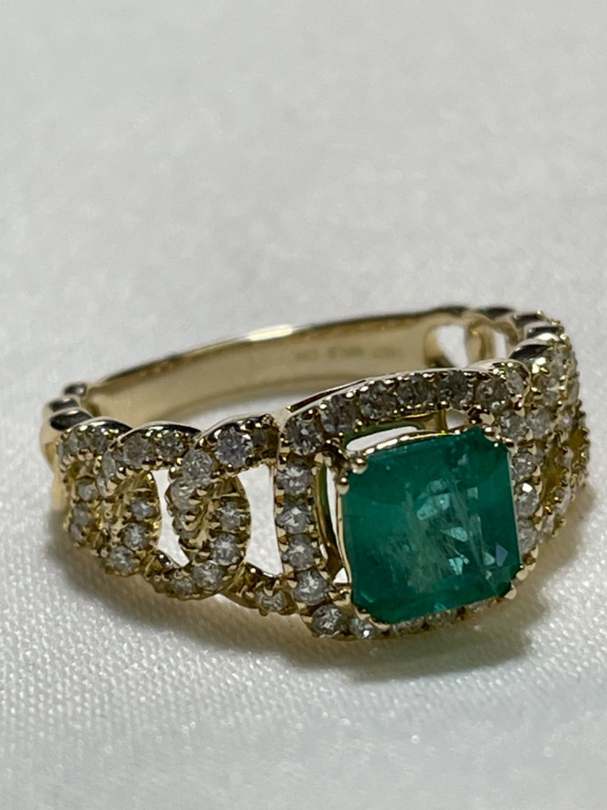 14K Yellow Gold  Ring with Diamond and Emerald