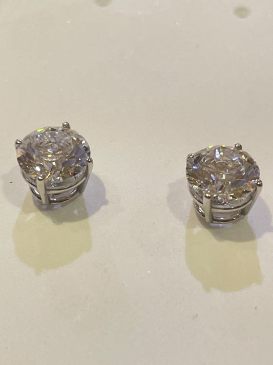 14K White Gold  Earring with Lab Diamond