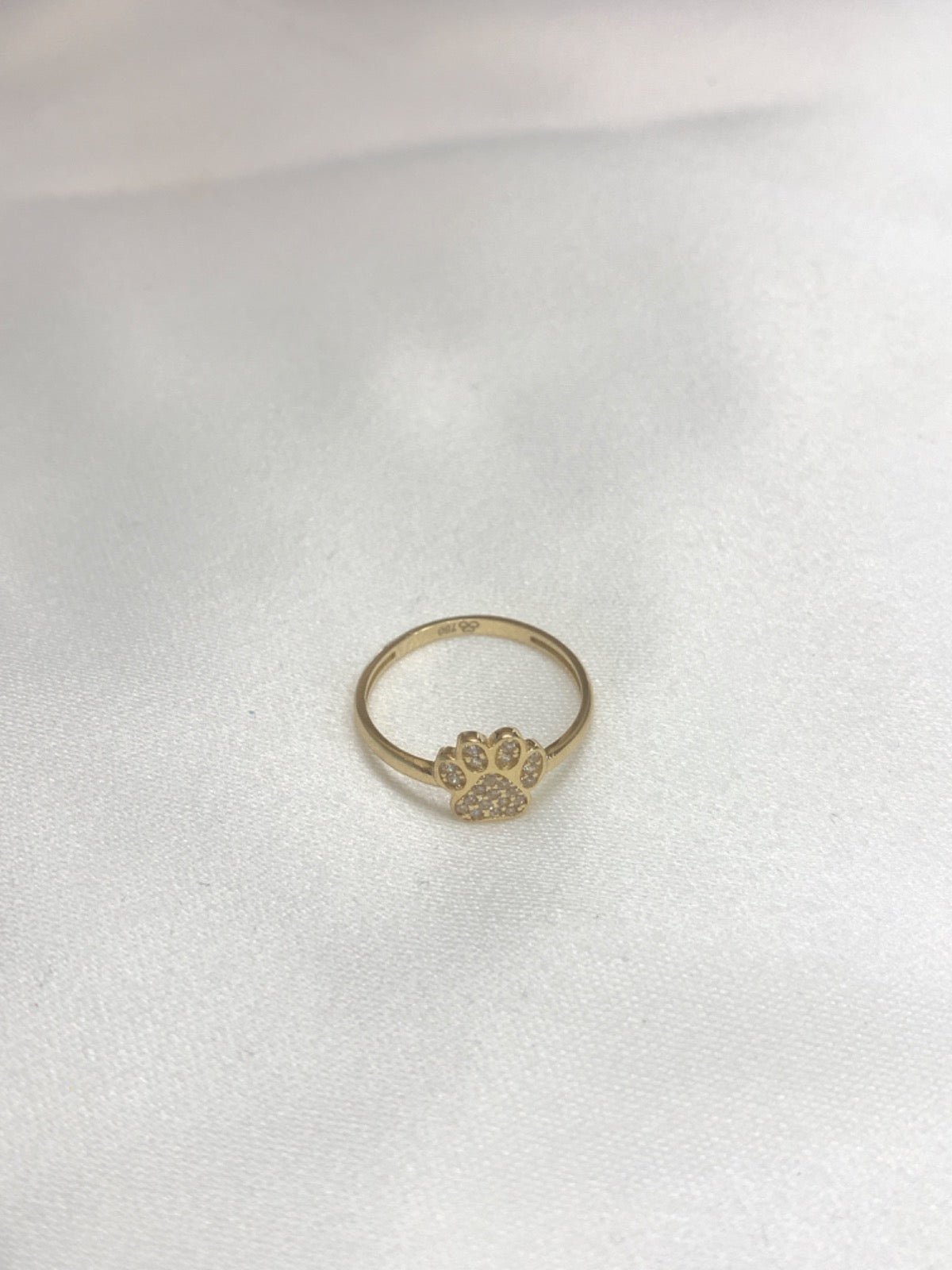 18K Yellow Gold  Ring with CZ