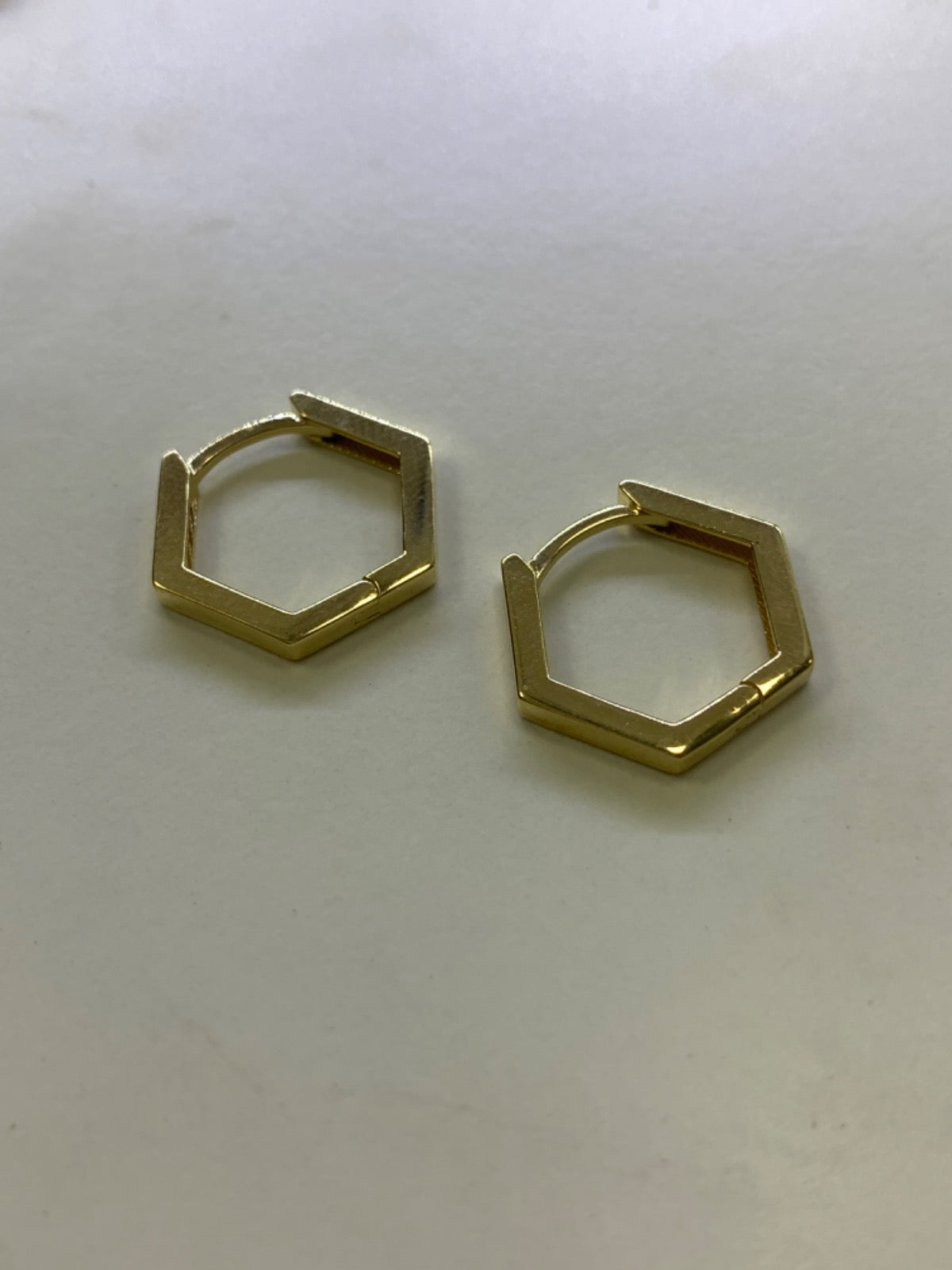 Brinco de argola de ouro amarelo de 14k