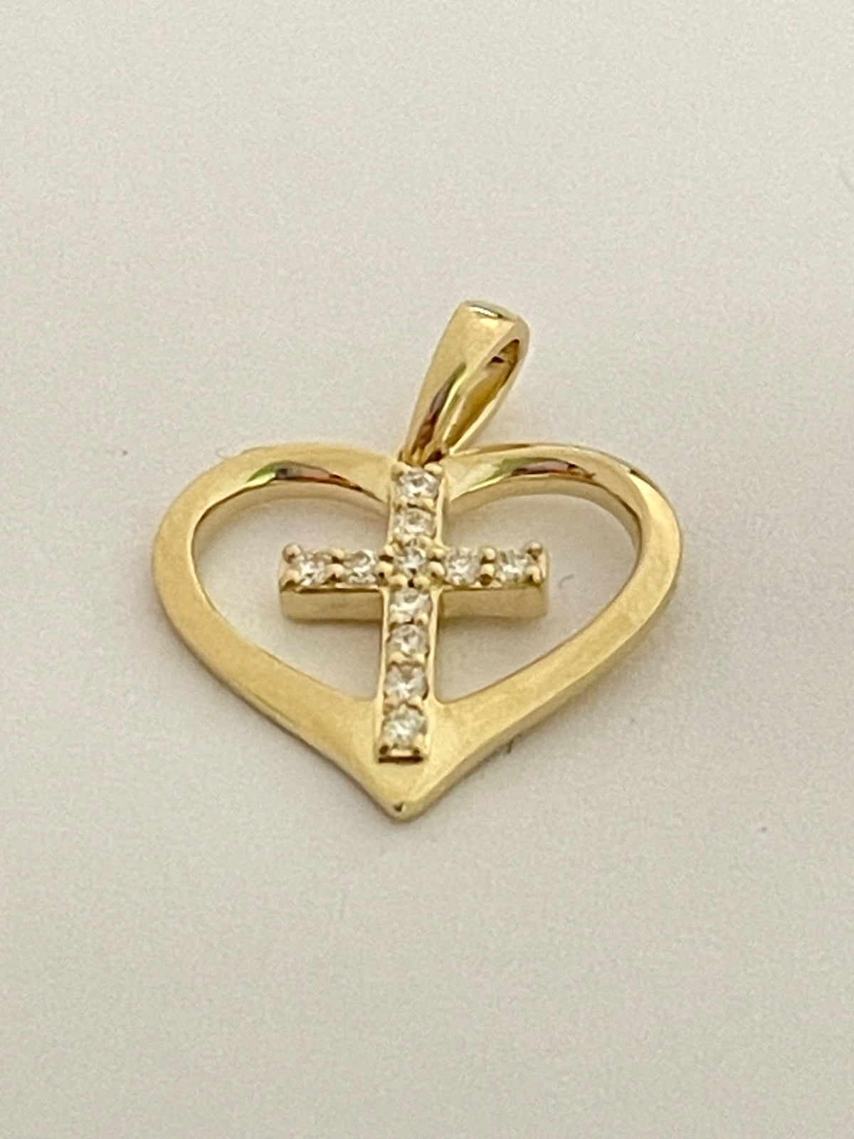 14K Yellow Gold  Pendant with Diamond