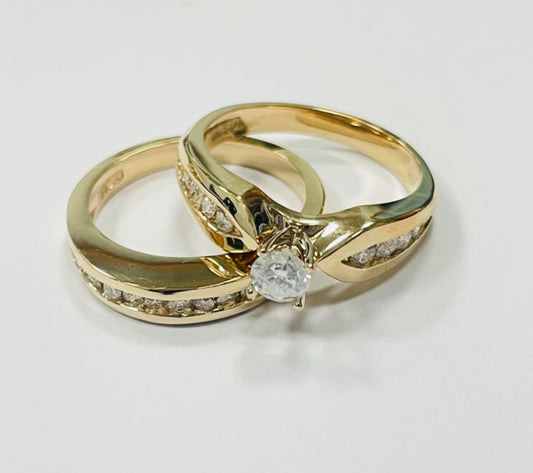 18K Yellow Gold  Engagement Ring with Diamond