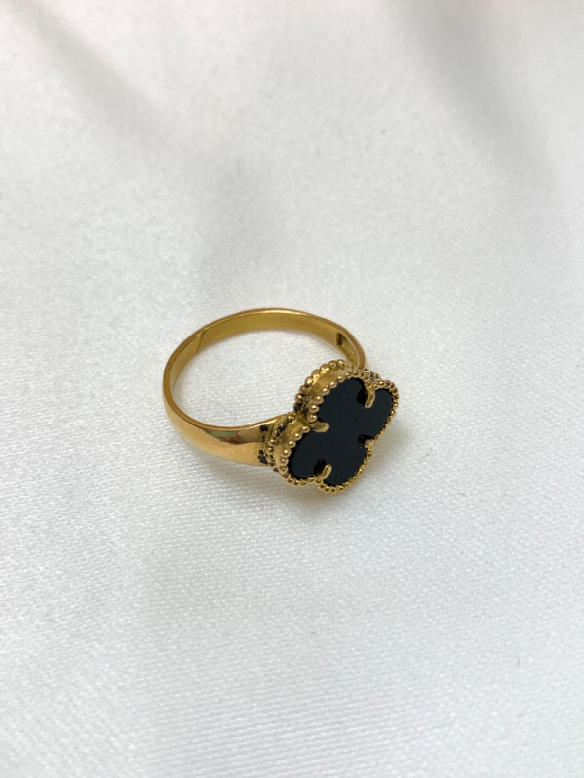 18K Yellow Gold  Ring with Onyx