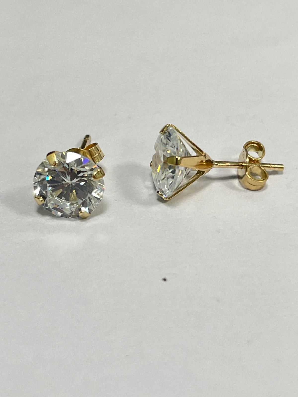 18K Yellow Gold 7mm Earring with CZ