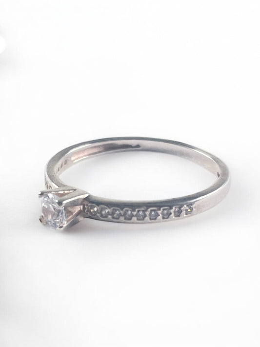 White Silver  Ring with CZ