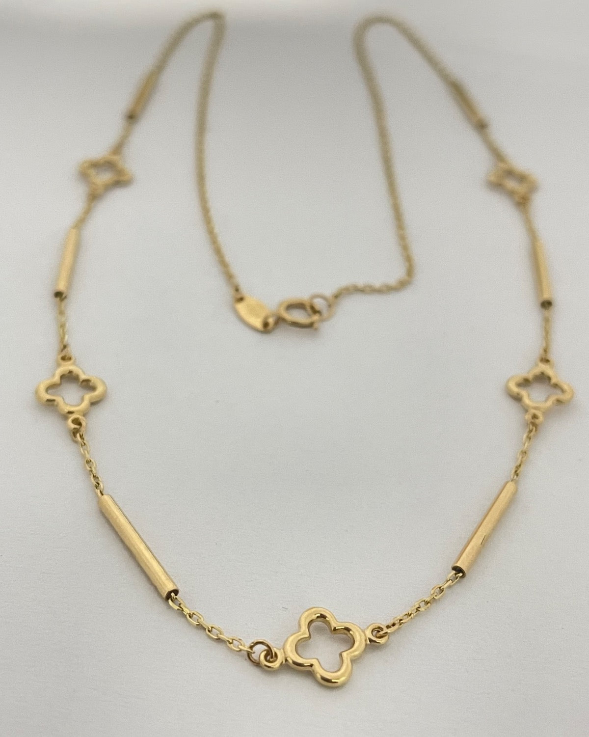 18K Yellow Gold Clover $ Bar  Chain