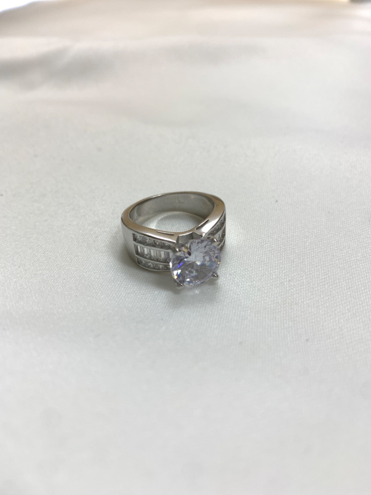 White Silver  Ring with CZ