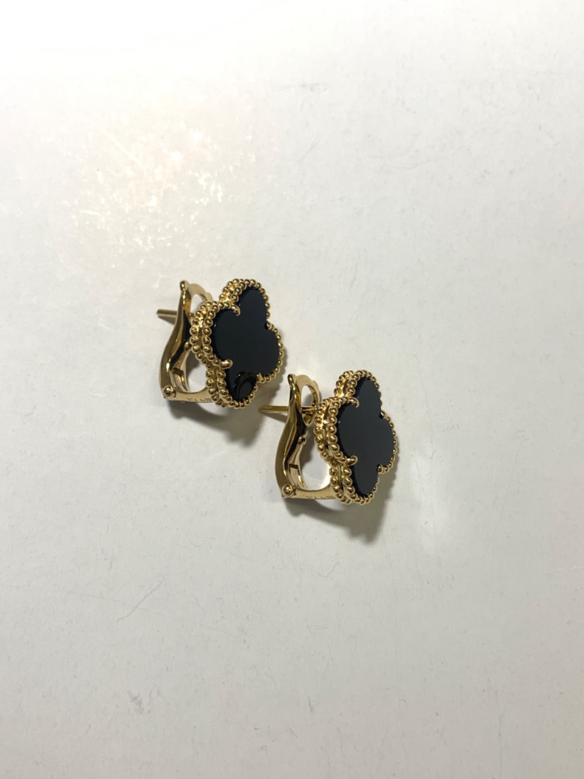 18K Yellow Gold Clover Earring with Onyx
