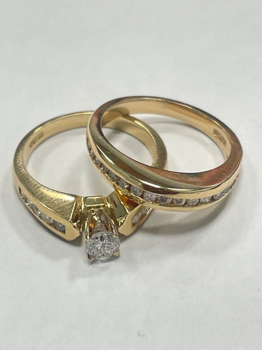 18K Yellow Gold  Engagement Ring with Diamond