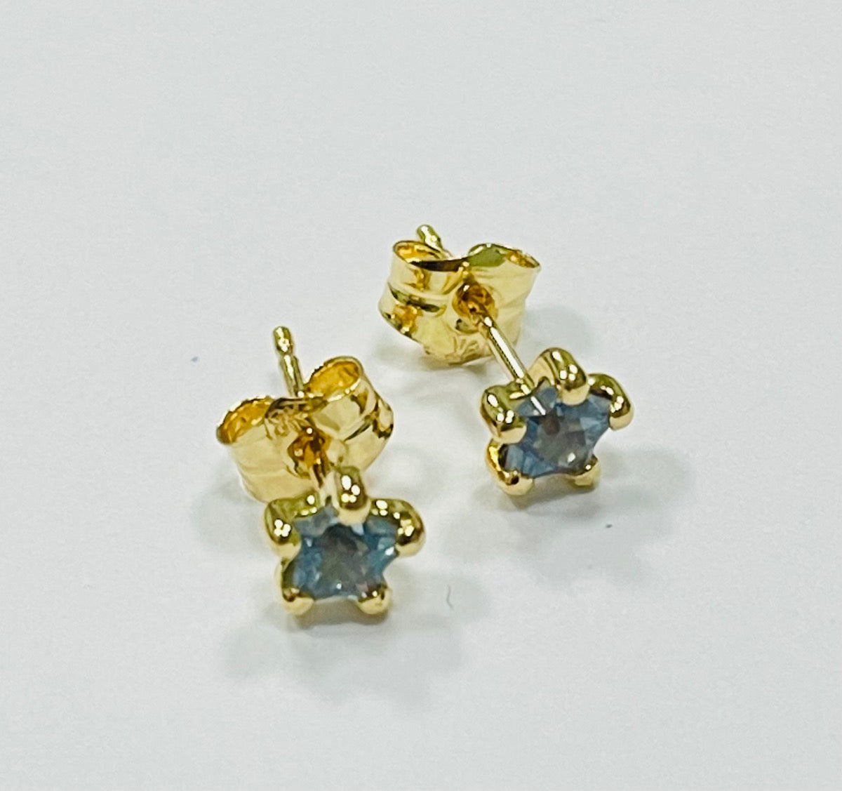 18K Yellow Gold  Earring with CZ