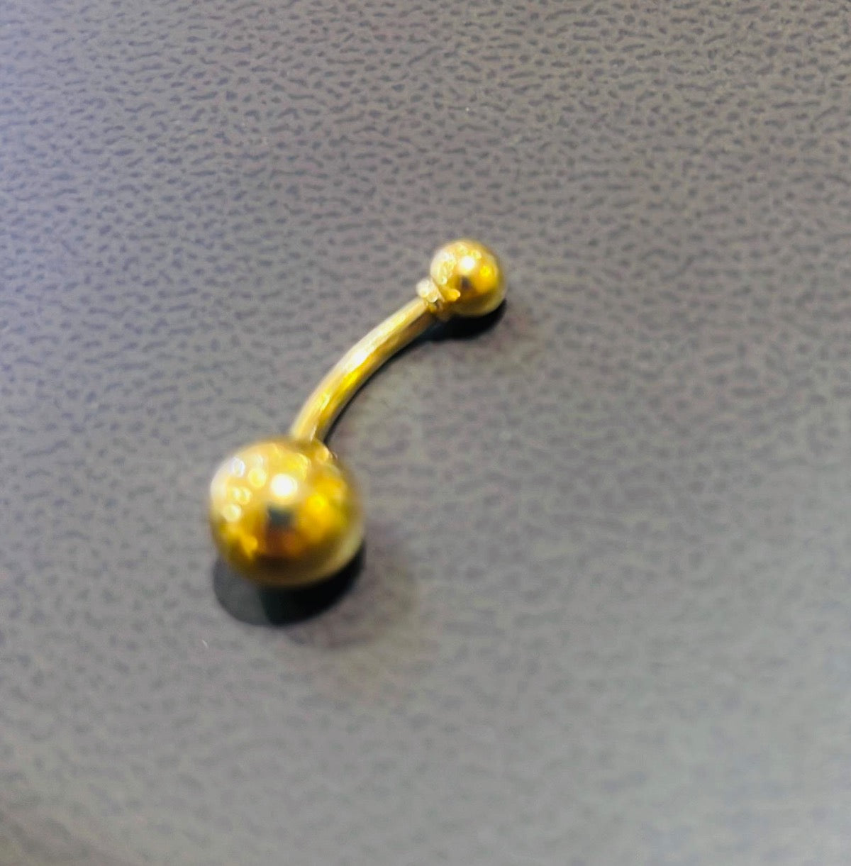 18K Yellow Gold Bellybutton Ball Piercing
