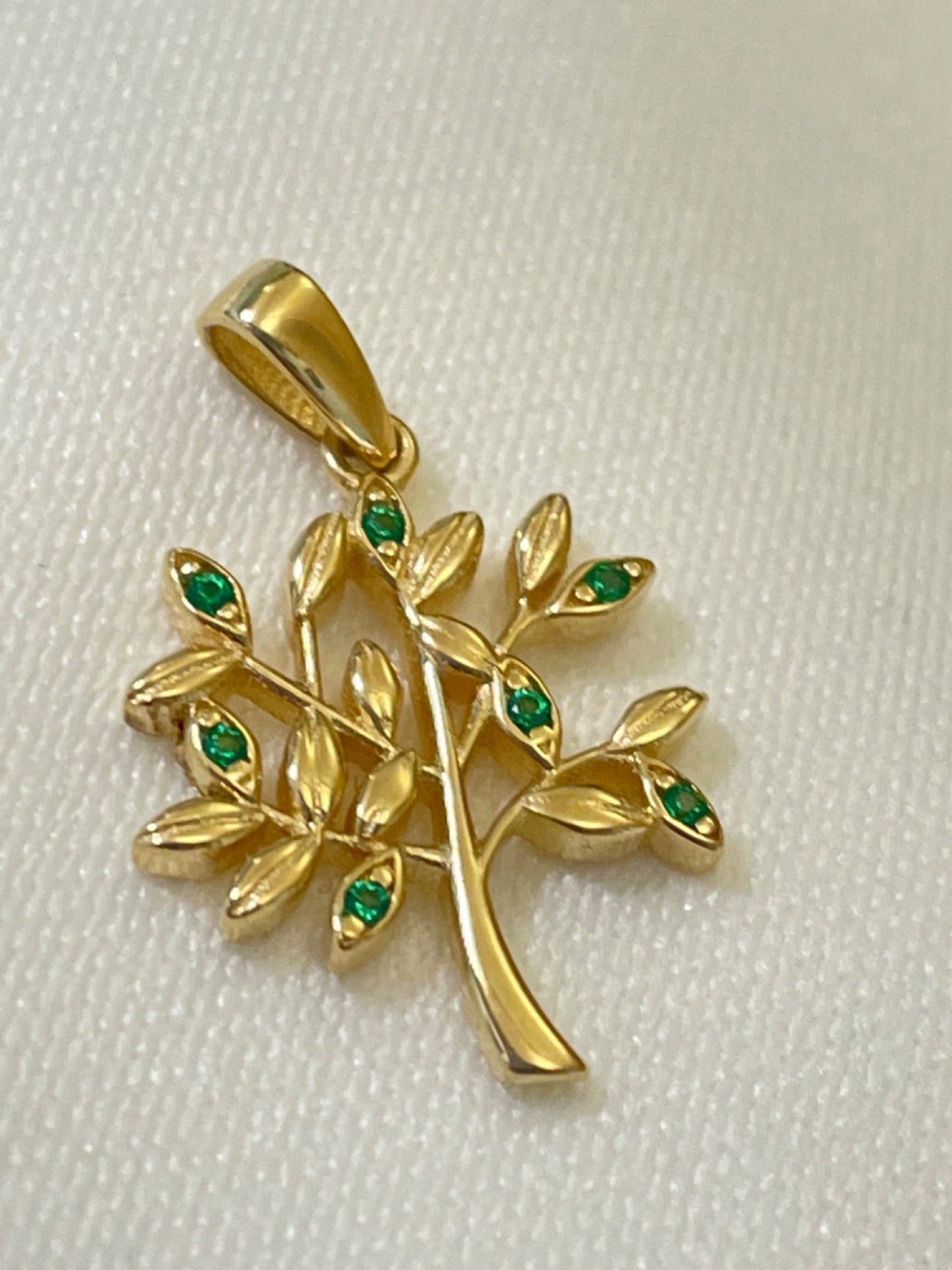 18K Yellow Gold Live Tree Pendant with CZ