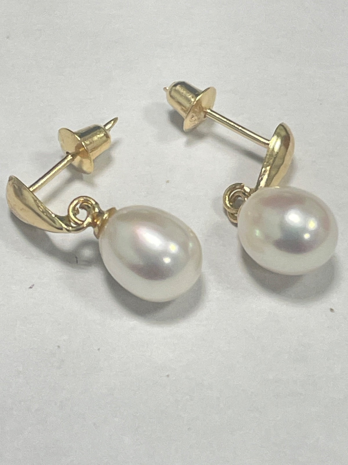 18K Yellow Gold Droop Earring with Pearl