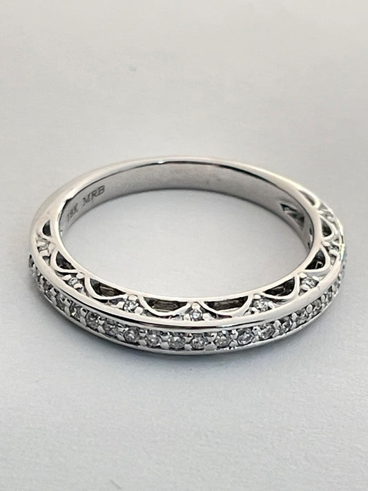 18K White Gold  Engagement Ring with Diamond