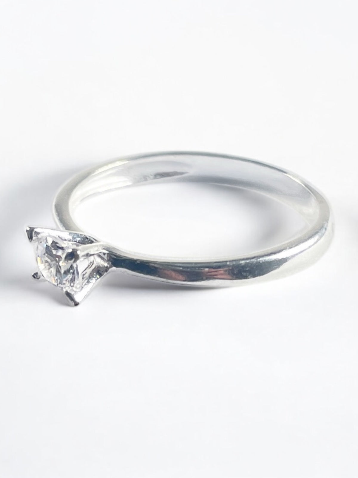 White Silver  Ring with CZ