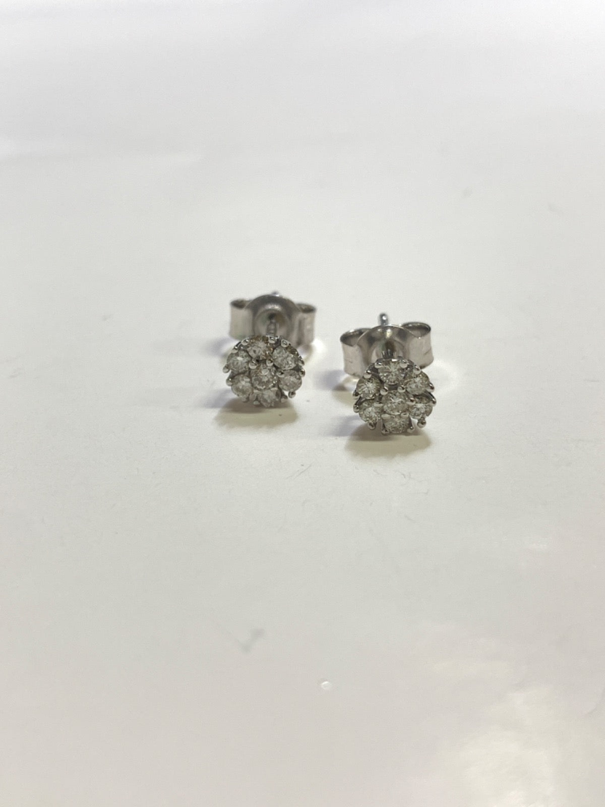 14K White Gold  Earring with Diamond