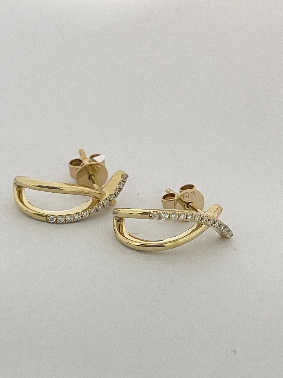 14K Yellow Gold  Earring with Diamond