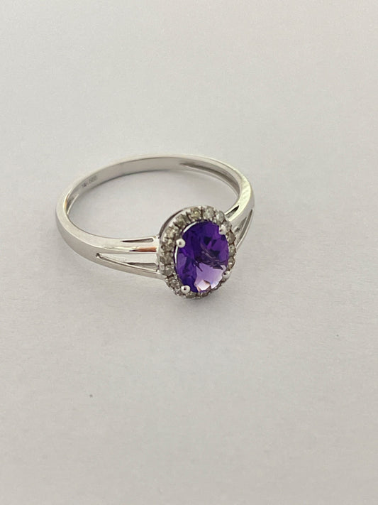 14K White Gold  Ring with Amethyst