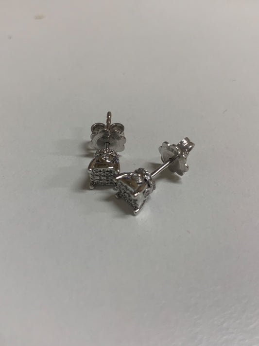 14K White Gold  Earring with Diamond