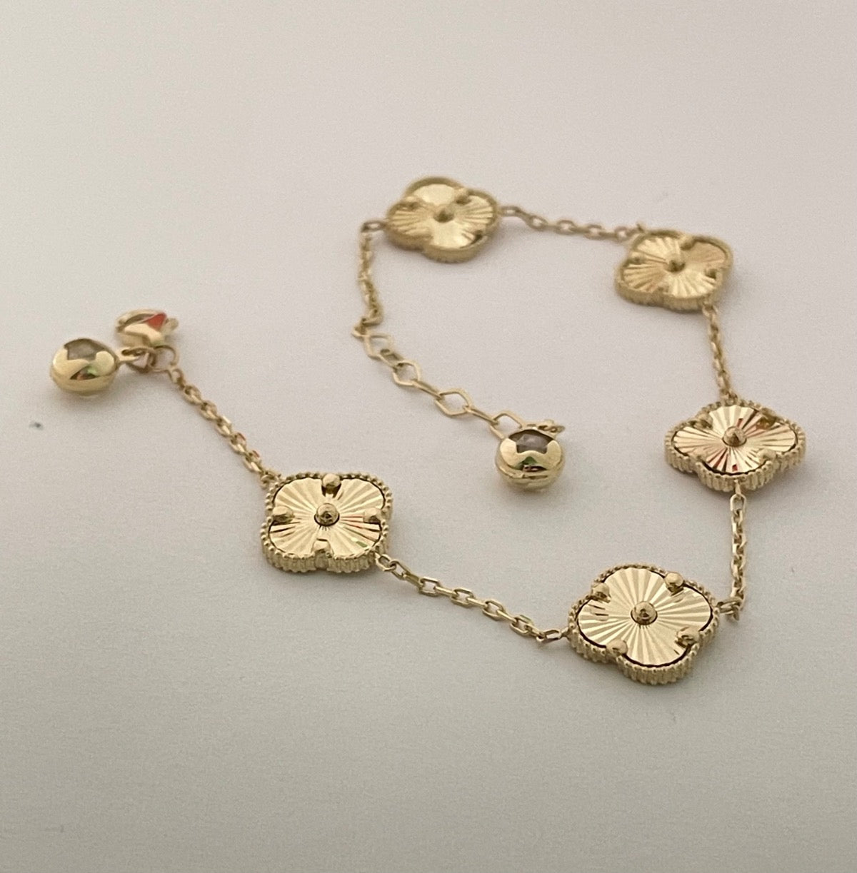 14K Yellow Gold Clover  Bracelet