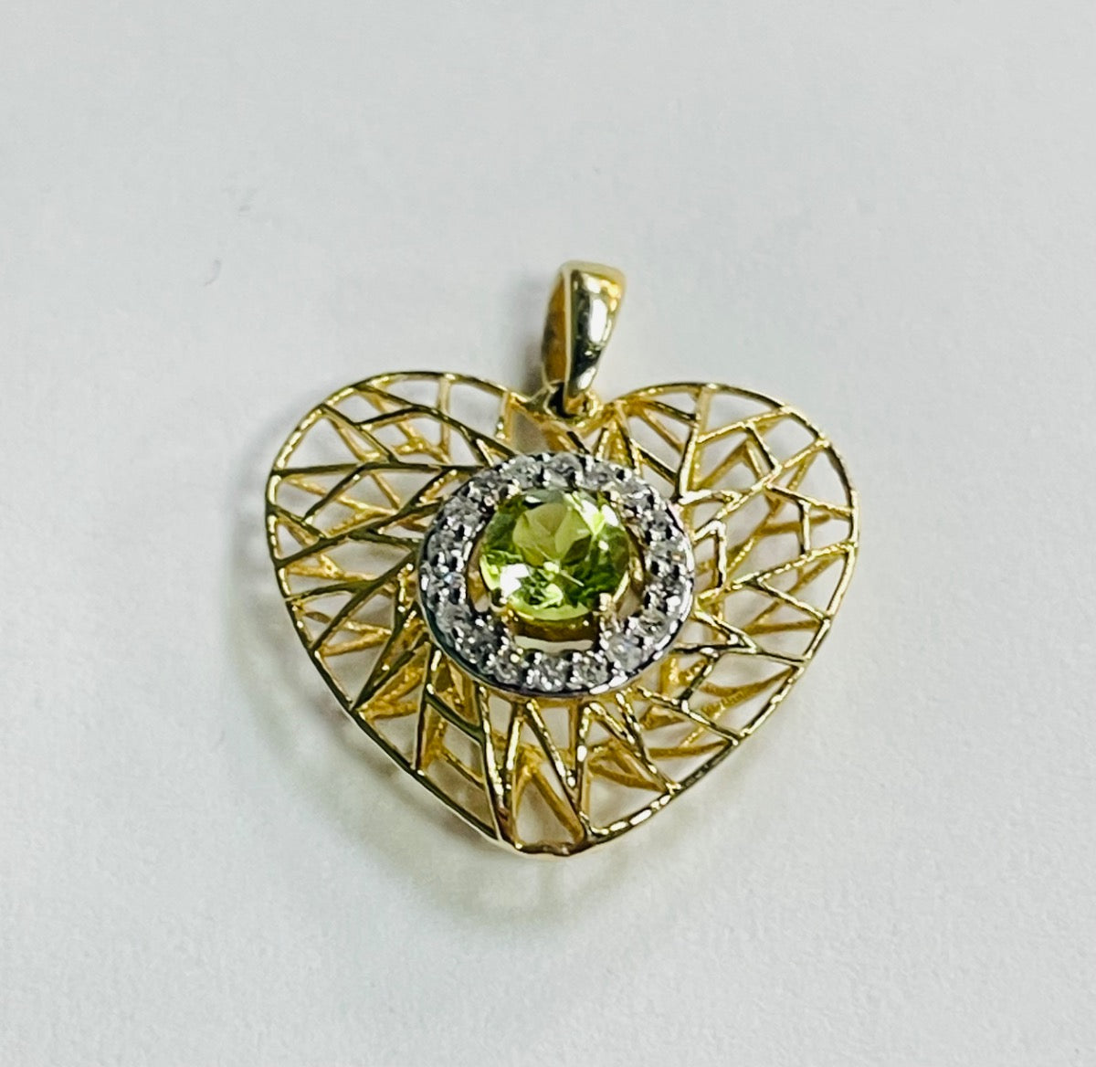 14K Yellow Gold  Pendant with Diamond and Peridot