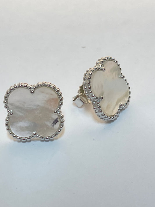 White Silver Clove Earring with CZ