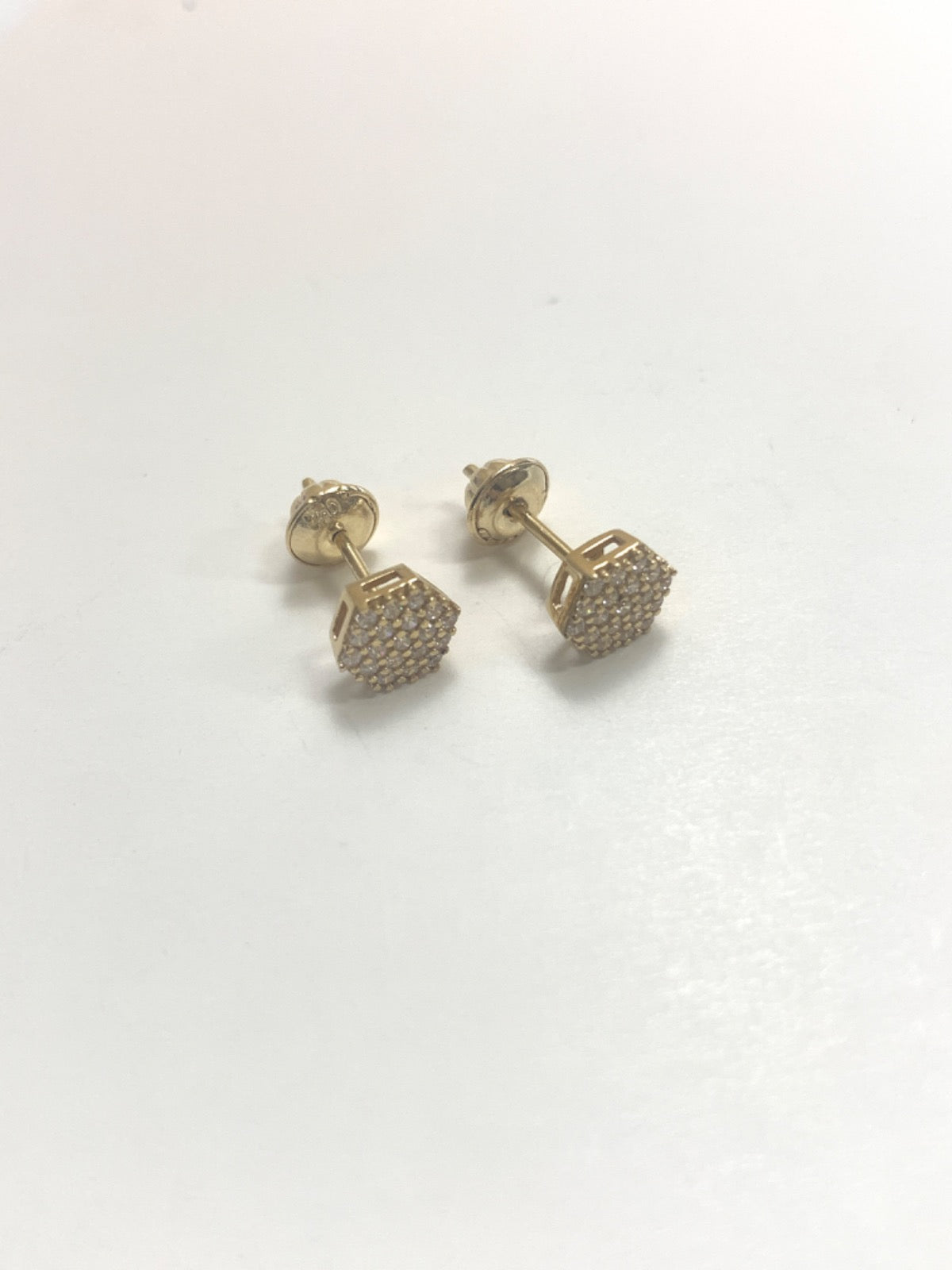 18K Yellow Gold  Earring with CZ